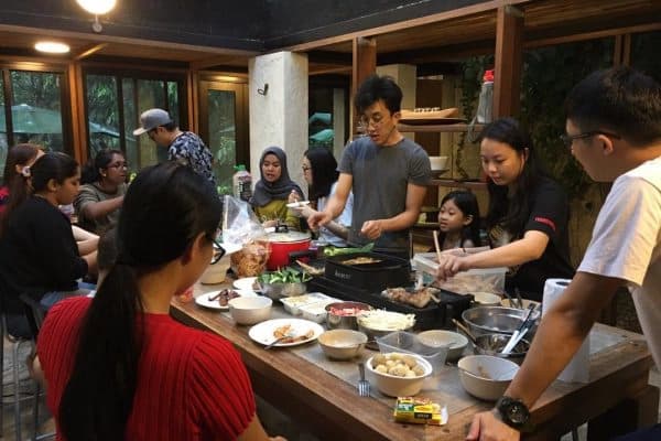 Retreat · Rumah Kebun